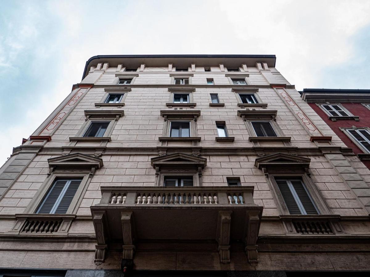 The Best Rent - Modern Duomo Apartment มิลาน ภายนอก รูปภาพ