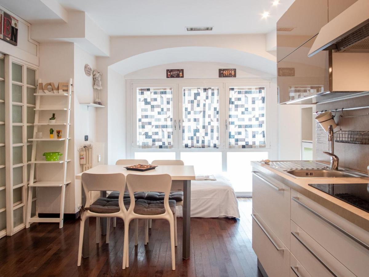 The Best Rent - Modern Duomo Apartment มิลาน ภายนอก รูปภาพ