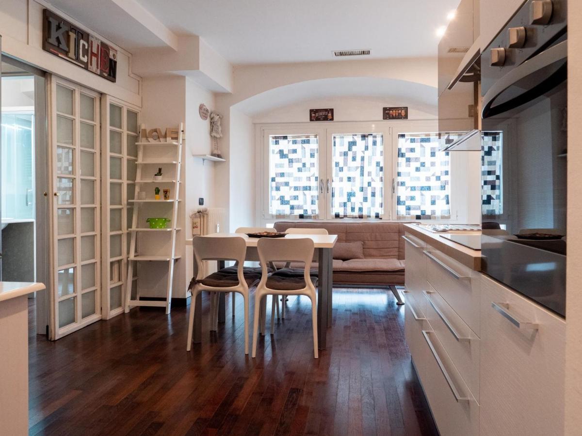 The Best Rent - Modern Duomo Apartment มิลาน ภายนอก รูปภาพ