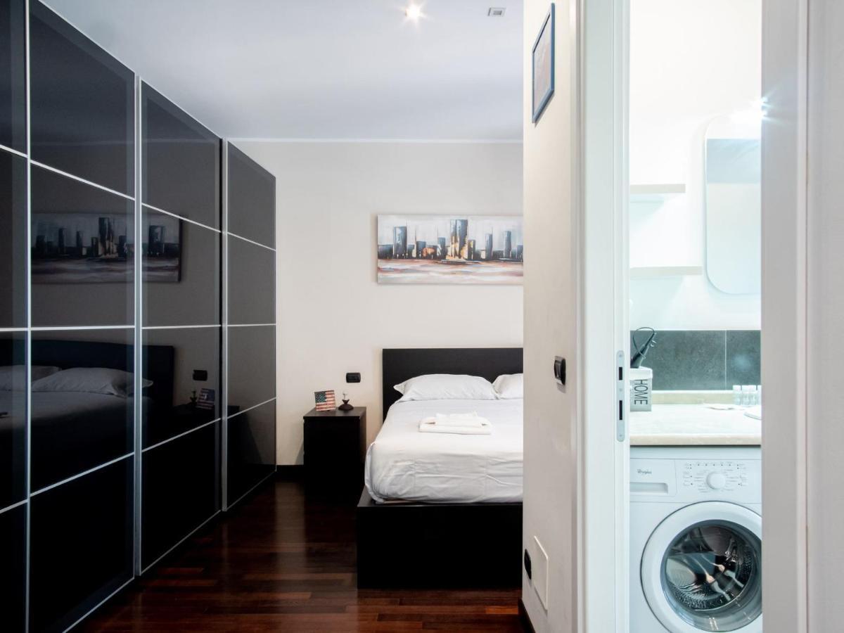 The Best Rent - Modern Duomo Apartment มิลาน ภายนอก รูปภาพ